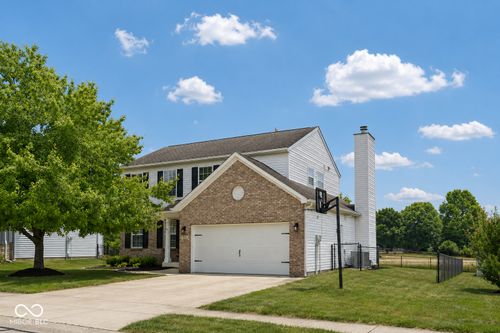 7974 Cobblesprings Dr, Avon, IN, 46123-8786 | Card Image
