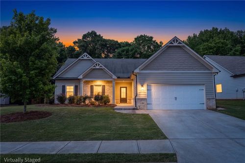500 Brighton Park Cir, Hoschton, GA, 30548-3162 | Card Image