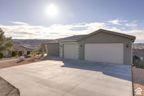 217 W Terrace Cir, Toquerville, UT, 84774-5111 | Card Image