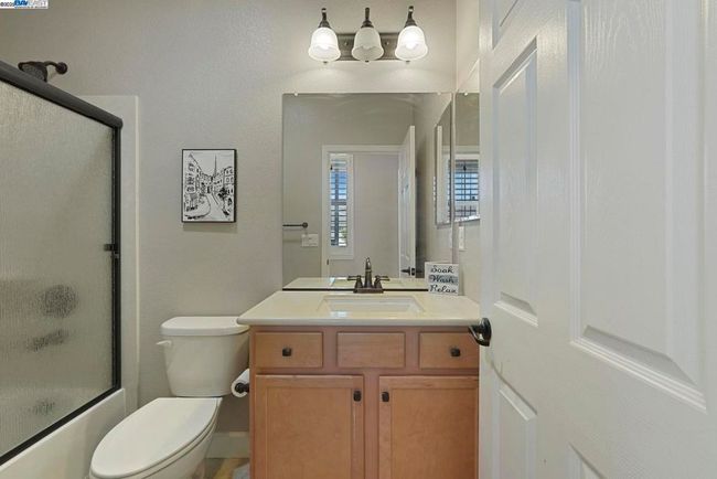 2961 Clear Point Way, House other with 2 bedrooms, 2 bathrooms and 2 parking in Manteca CA | Image 33