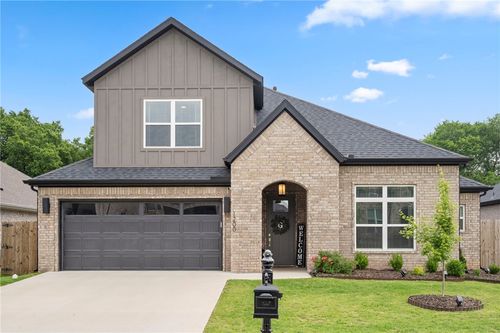 1200 Whistler St, Bentonville, AR, 72713-4043 | Card Image