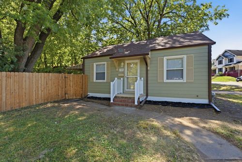 1307 Kirkwood Blvd, Davenport, IA, 52803-3237 | Card Image