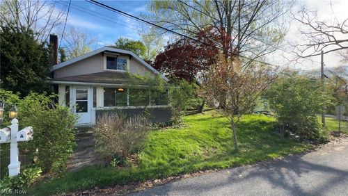 206 Olivet Ave, Coventry Township, OH, 44319-2327 | Card Image