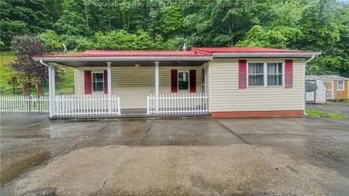 11 Birch Hollow Rd, Barboursville, WV, 25504-8025 | Card Image