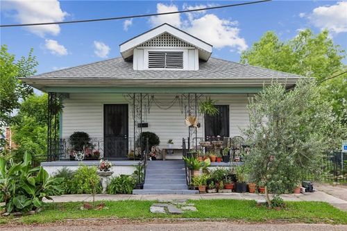 2406 St Roch Avenue, New Orleans, LA, 70117 | Card Image