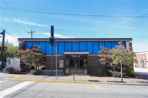 226 Main St, Irwin, PA, 15642-3466 | Card Image