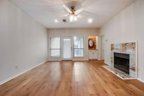 9-500 Norwood Pl, Arlington, TX, 76013-7102 | Card Image