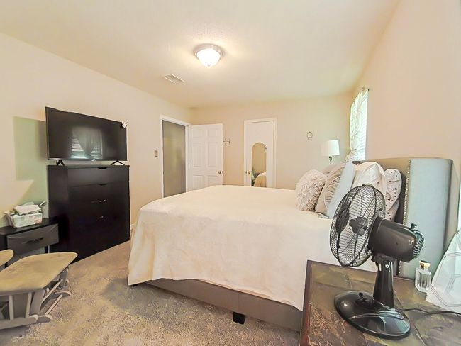 14-Primary Bedroom (4) | Image 17