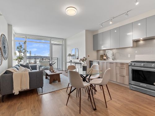 612-258 Nelson'S Crt, New Westminster, BC, V3L0J9 | Card Image