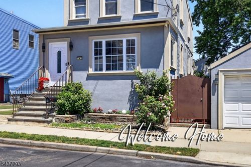 4 Jeanette St, Carteret, NJ, 07008-3110 | Card Image