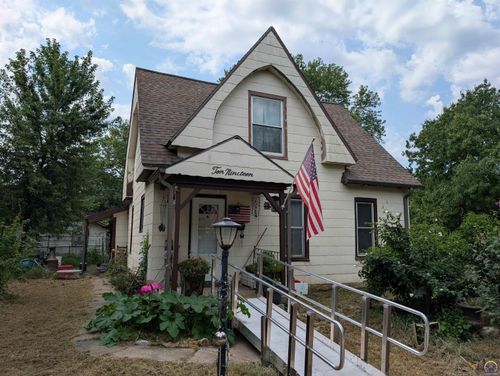1019 Hudson St, Burlington, KS, 66839-1625 | Card Image