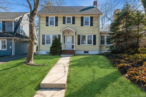 130 Soundview Rd, Huntington, NY, 11743-4109 | Card Image