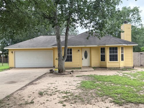 142 Nuuanu Ln, Bastrop, TX, 78602-6002 | Card Image