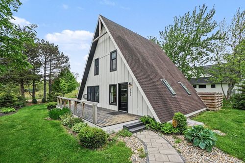 540 East Dr, South Haven, MI, 49090-9516 | Card Image