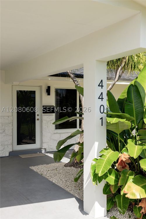 4401 Ne 13th Ave, Oakland Park, FL, 33334-4705 | Card Image