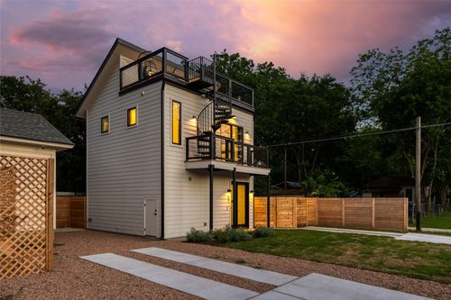 87 Chalmers Ave, Austin, TX, 78702-5446 | Card Image
