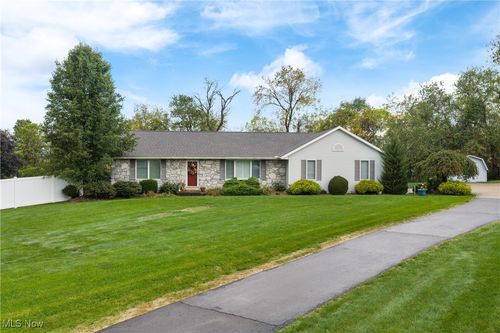 4065 Manchester Ave Nw, North Lawrence, OH, 44666-9456 | Card Image