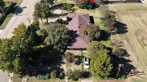 1909 E Davis Ave, Weatherford, OK, 73096-6024 | Card Image