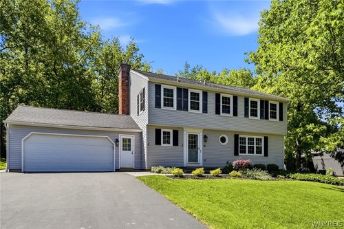 35 Independence Dr, Orchard Park, NY, 14127-3401 | Card Image