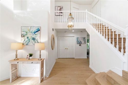 28360 Easton Ln, Santa Clarita, CA, 91350-3968 | Card Image