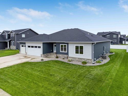 6669 55th Ave S, Fargo, ND, 58104-5663 | Card Image