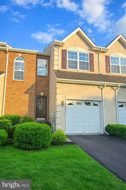 3928 Shainline Ct, COLLEGEVILLE, PA, 19426-4806 | Card Image