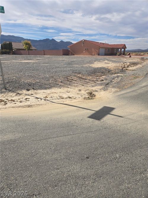 630 Antelope Ave, Pahrump, NV, 89060-1818 | Card Image