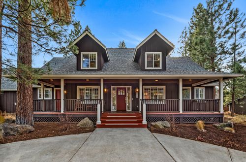 693 E Tyler Ave, Sisters, OR, 97759-9411 | Card Image