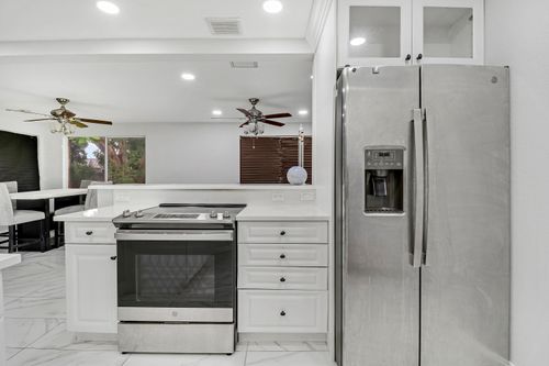 935 Orange Dr, Lake Park, FL, 33403-2019 | Card Image