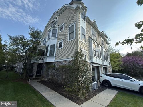211 Holland Ave, ARDMORE, PA, 19003-1240 | Card Image