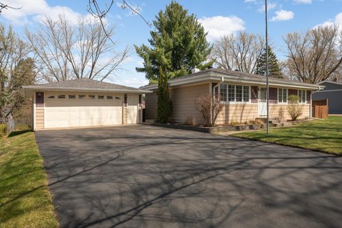 2293 Golfview Dr, White Bear Lake, MN, 55110-5553 | Card Image