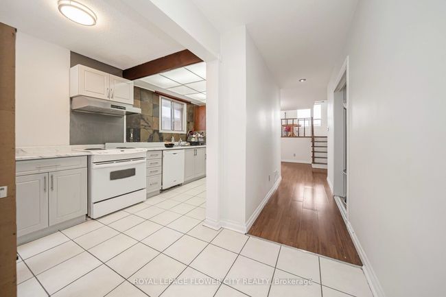 433 Hansen Rd N, House other with 4 bedrooms, 3 bathrooms and 2 parking in Brampton ON | Image 4