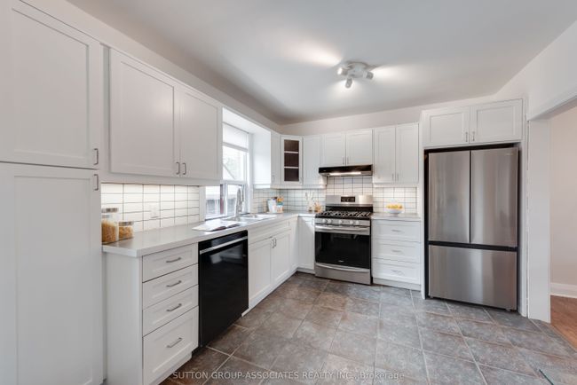 542 Atlas Ave, House other with 3 bedrooms, 2 bathrooms and 2 parking in York ON | Image 12