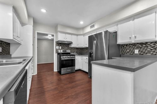 5022 Village Path, San Antonio, TX, 78218-3821 | Card Image