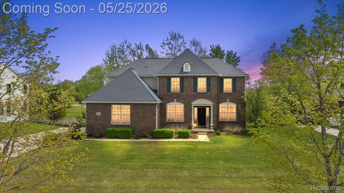 695 Dennison Ct, Oakland, MI, 48363-1656 | Card Image