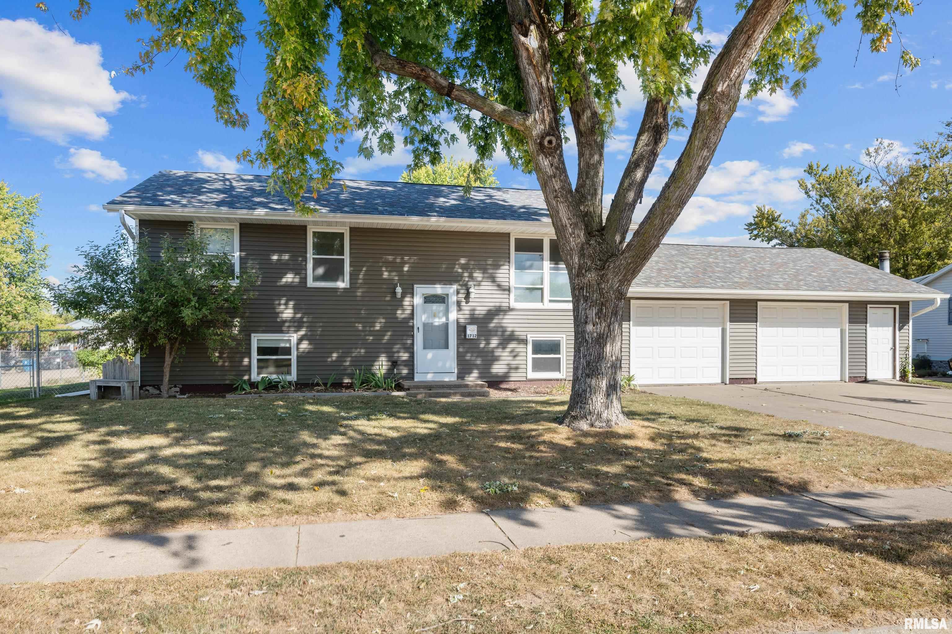 Middle Rd, Camanche, IA 52730