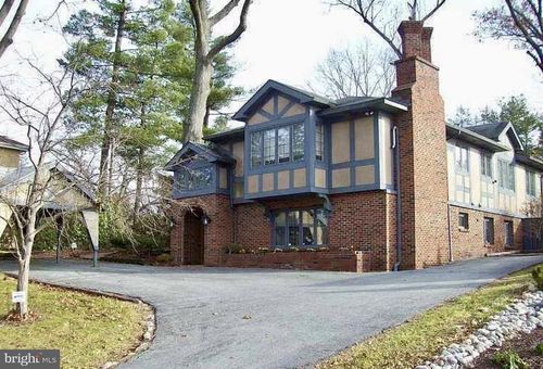 241 E Brown St, EAST STROUDSBURG, PA, 18301-3005 | Card Image