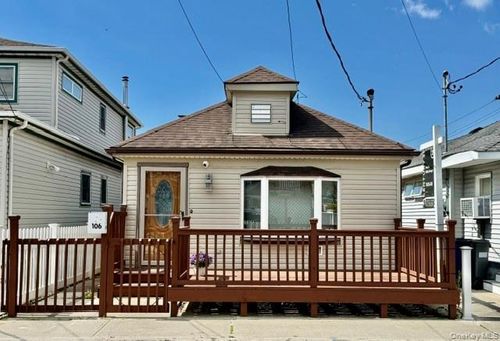 106 E 7th Rd, Broad Channel, NY, 11693-1010 | Card Image