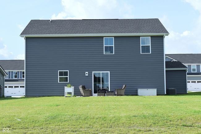 close up of back of home ~ huge back yard and fencing is allowed | Image 7