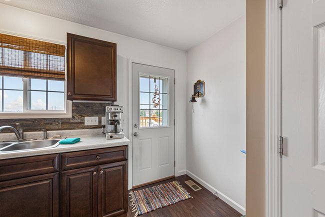 17 Deck entry.jpg | Image 18