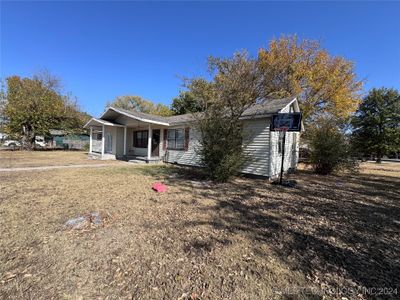 1001 S Broadway Street, House other with 3 bedrooms, 1 bathrooms and null parking in Skiatook OK | Image 3