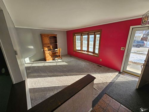 22534 Provincial St, Woodhaven, MI, 48183-3704 | Card Image