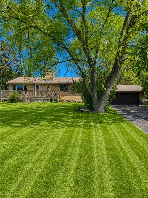 13980 W Stonegate Rd, Wadsworth, IL, 60083-9743 | Card Image