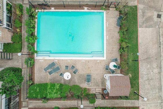 APT-3 - 1818 Augusta Dr, Townhouse with 2 bedrooms, 1 bathrooms and 1 parking in Houston TX | Image 26