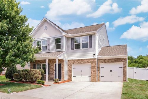 4254 Lochurst Dr, Pfafftown, NC, 27040-9821 | Card Image