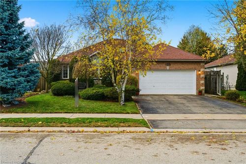 120 York St E, Elora, ON, N0B1S0 | Card Image