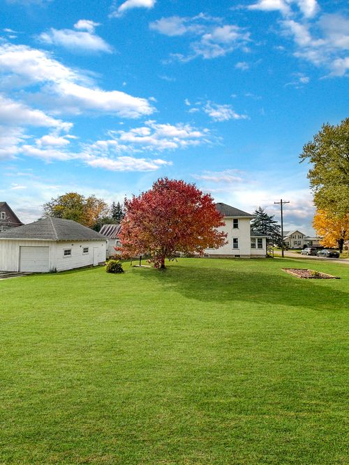 103 W Grove St, Mc Connell, IL, 61050-9748 | Card Image