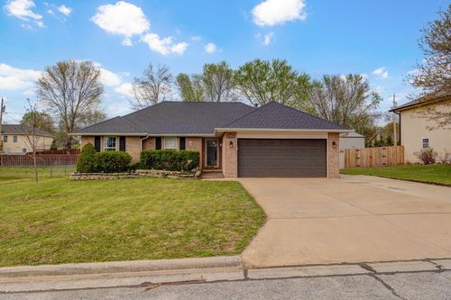 413 Cedar Ln, Willard, MO, 65781-8338 | Card Image