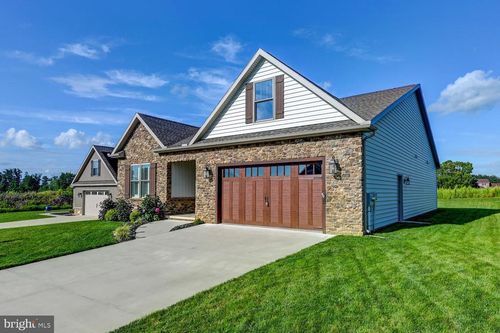 29 Smith Cir, LITTLESTOWN, PA, 17340-1713 | Card Image