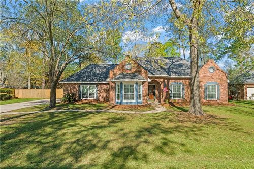 411 Rosedown Way, Mandeville, LA, 70471-8227 | Card Image
